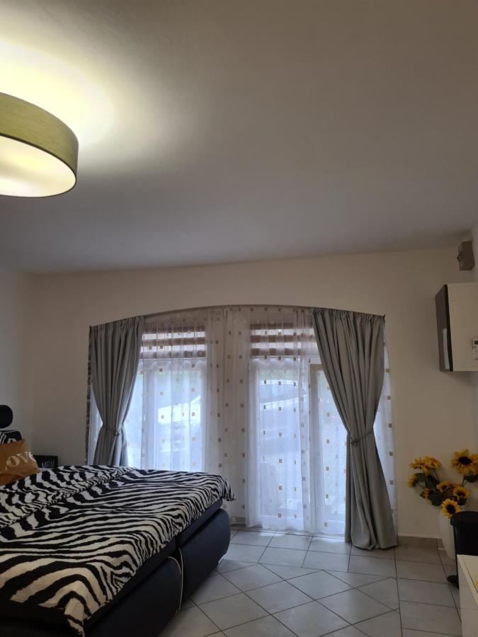 Varlak Apartmans ✷ ✷ ✷ Siófok Exterior foto